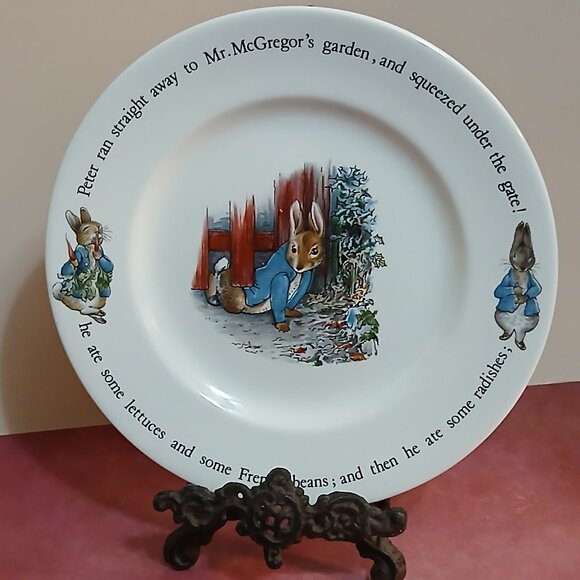 Beatrix Potter's "Under the Garden Gate" Wedgwood Child's Plate-England - Picture 1 of 6